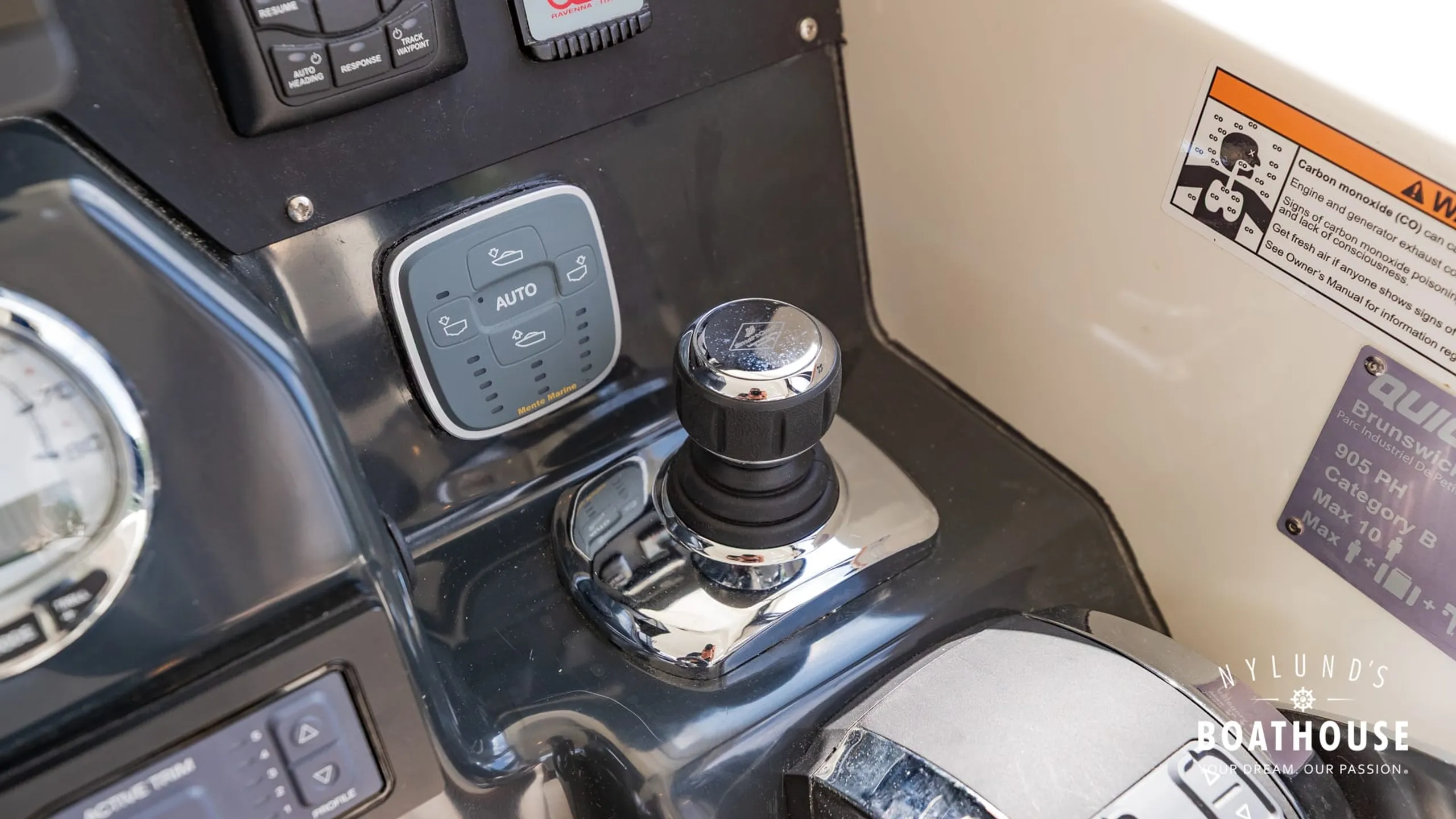 Quicksilver 905 Pilothouse - Image 40