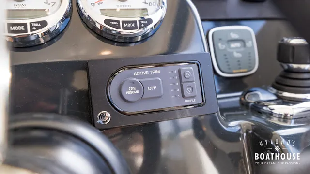 Quicksilver 905 Pilothouse