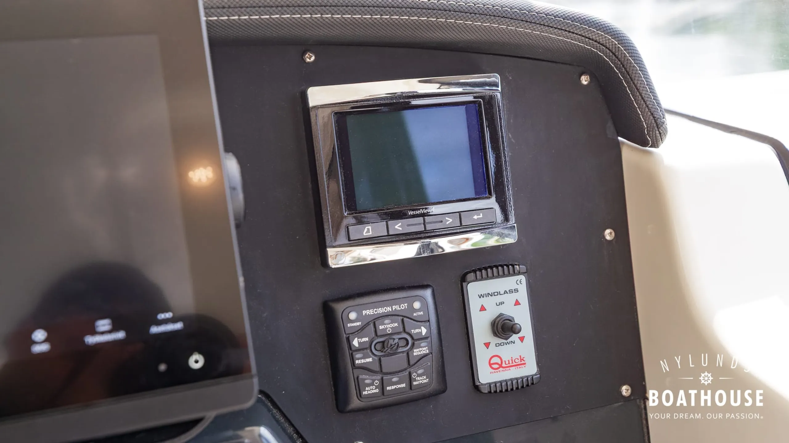 Quicksilver 905 Pilothouse - Image 47