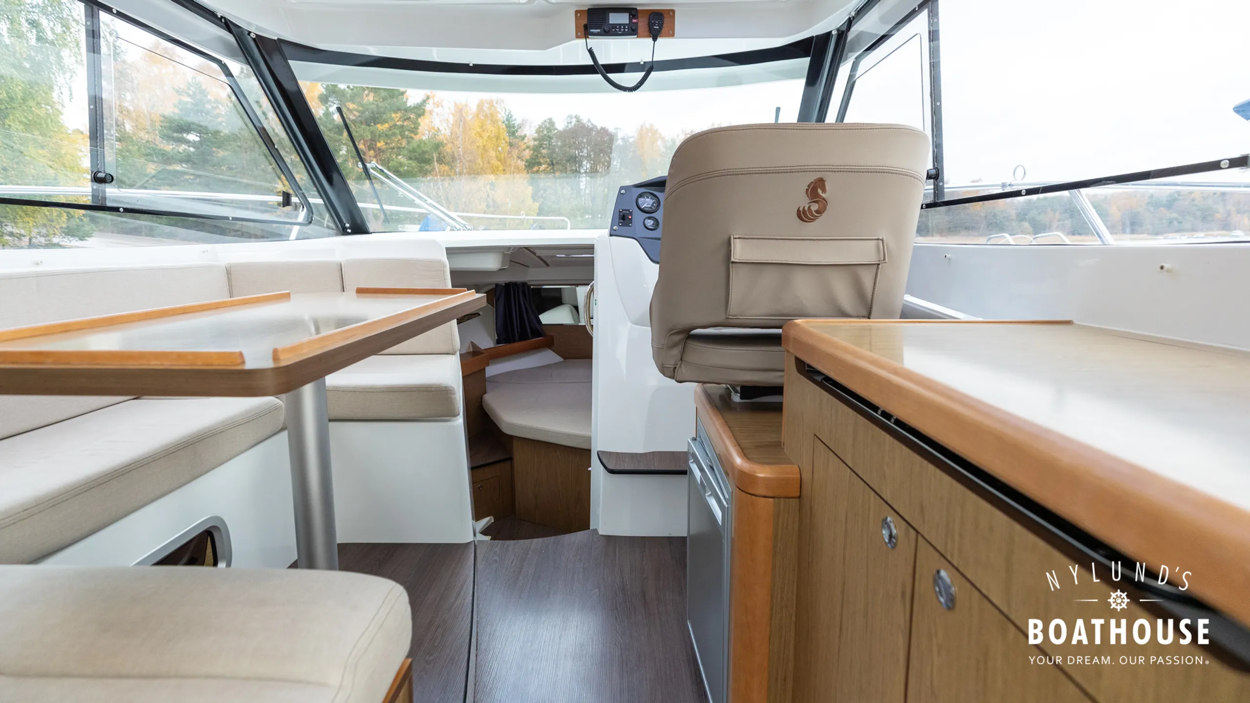 Beneteau Antares 8.80 OB - Image 11
