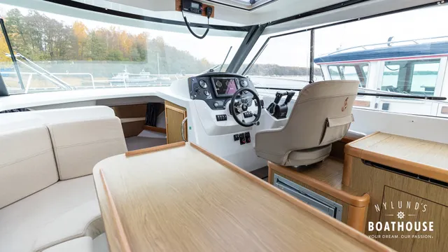 Beneteau Antares 8.80 OB