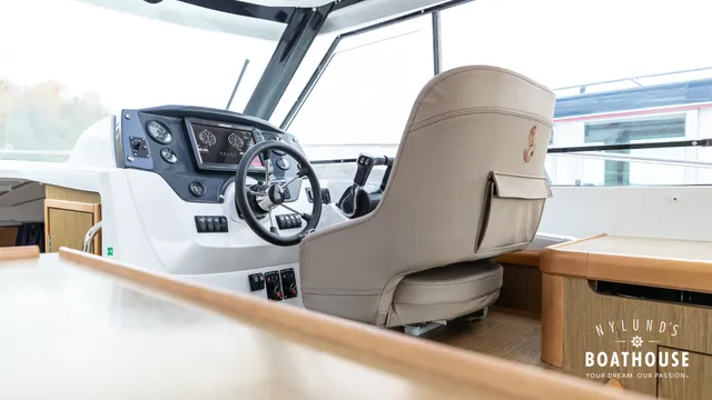 Beneteau Antares 8.80 OB