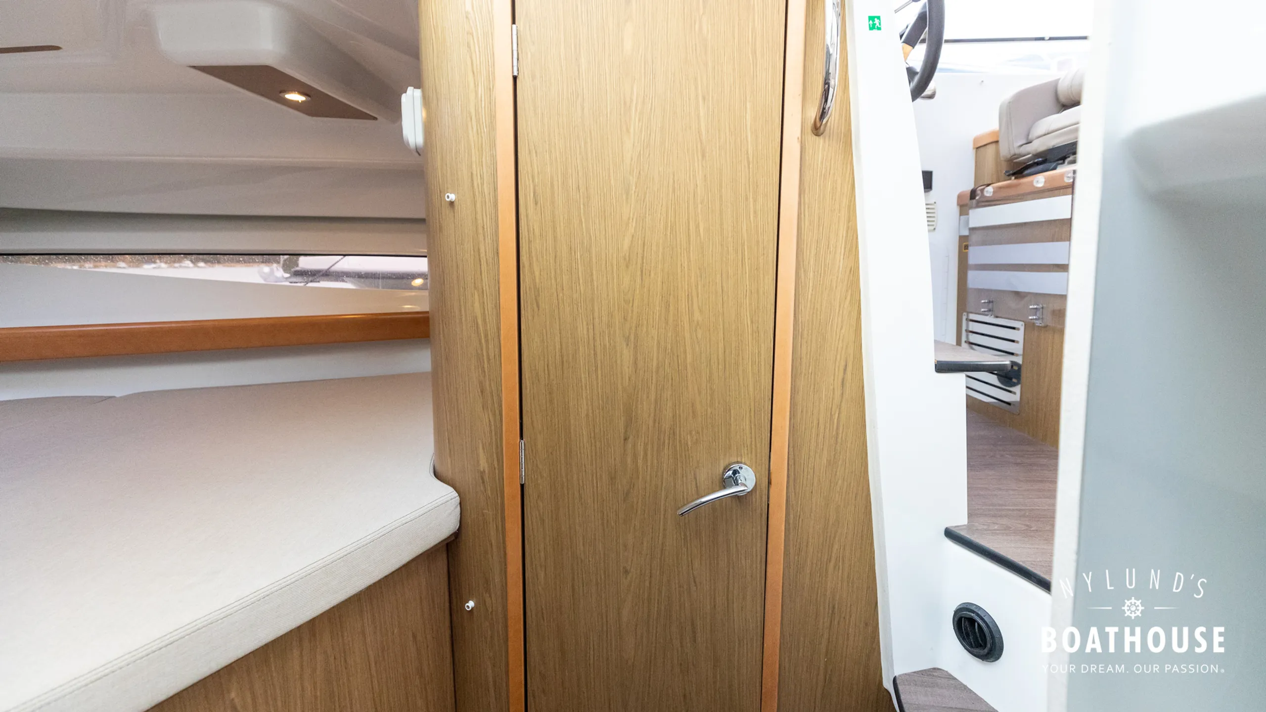 Beneteau Antares 8.80 OB - Image 32