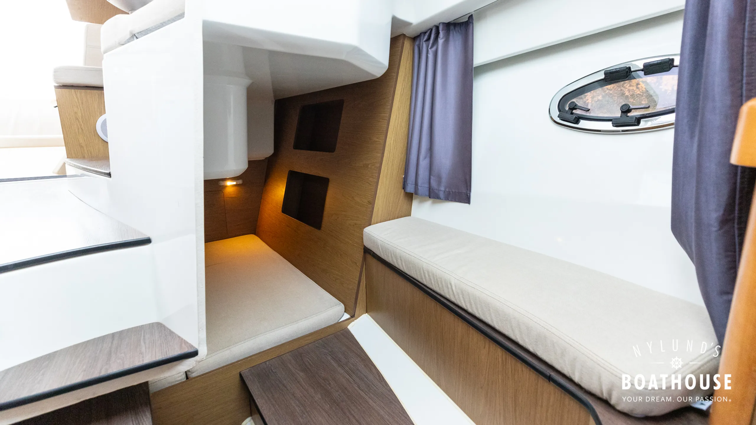 Beneteau Antares 8.80 OB - Image 30