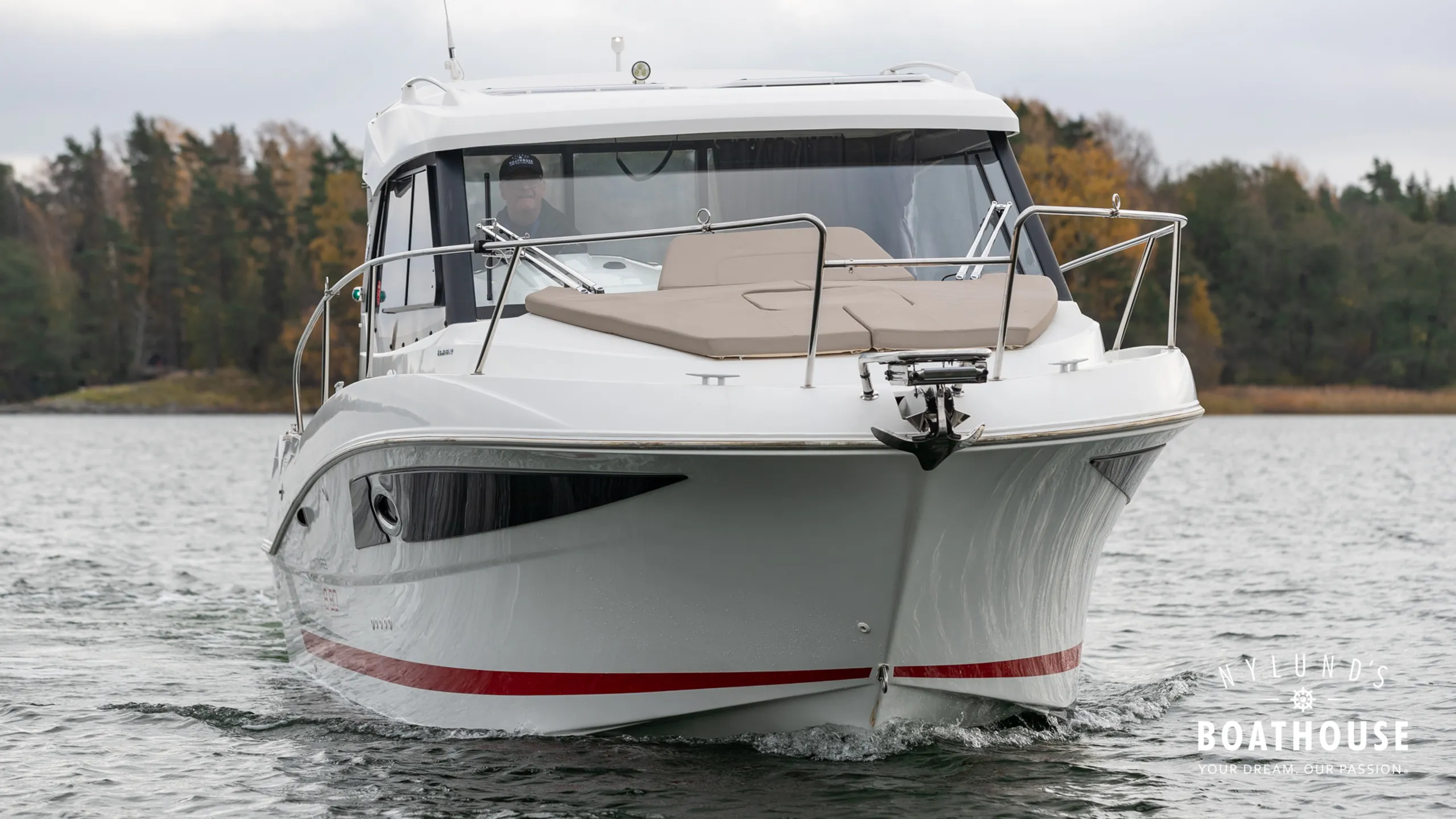 Beneteau Antares 8.80 OB - Image 25