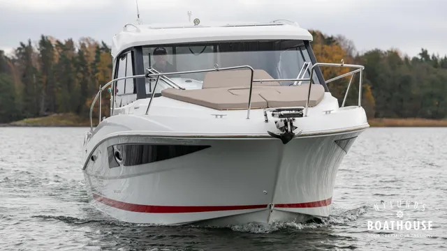 Beneteau Antares 8.80 OB