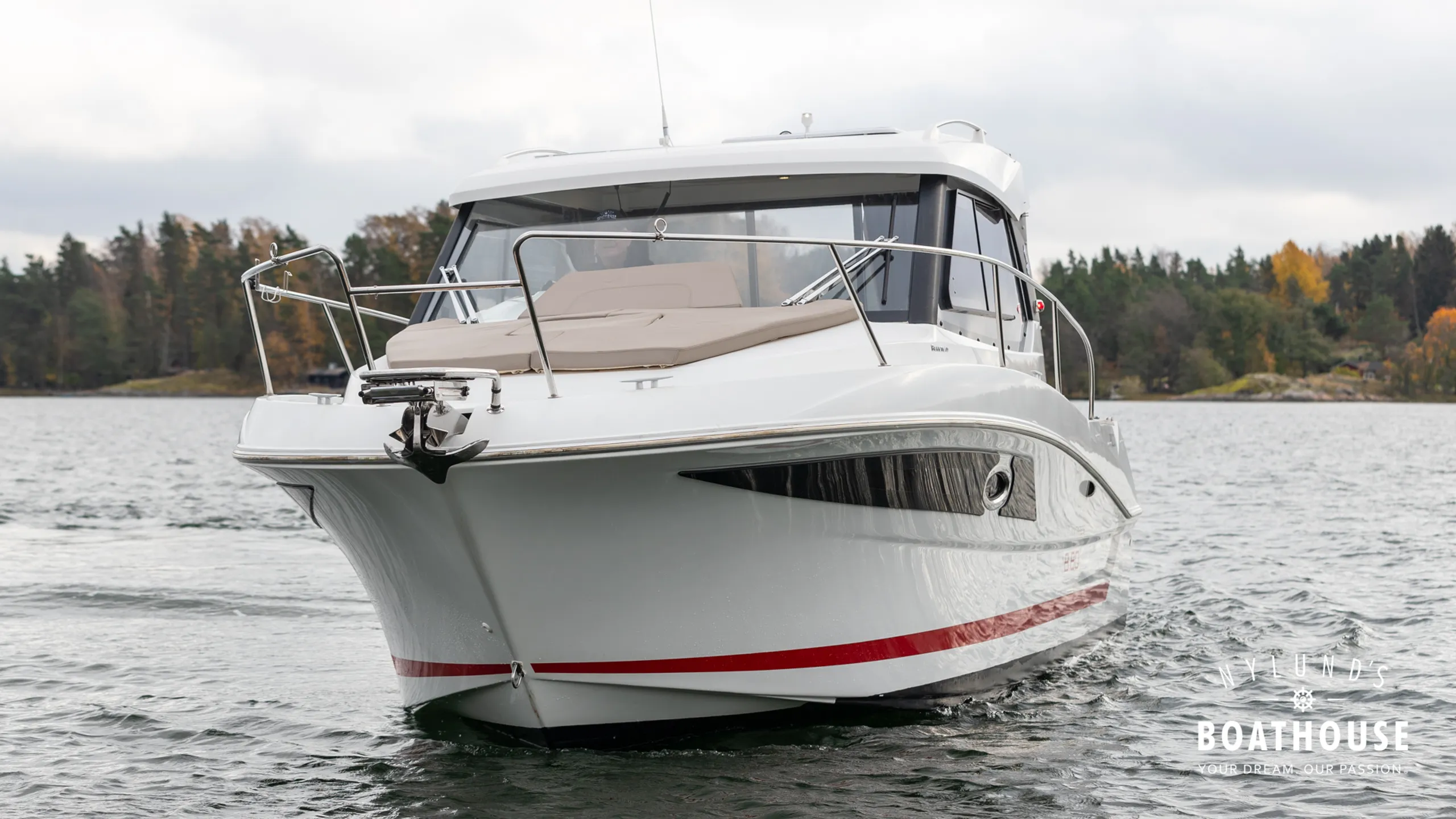 Beneteau Antares 8.80 OB - Image 22