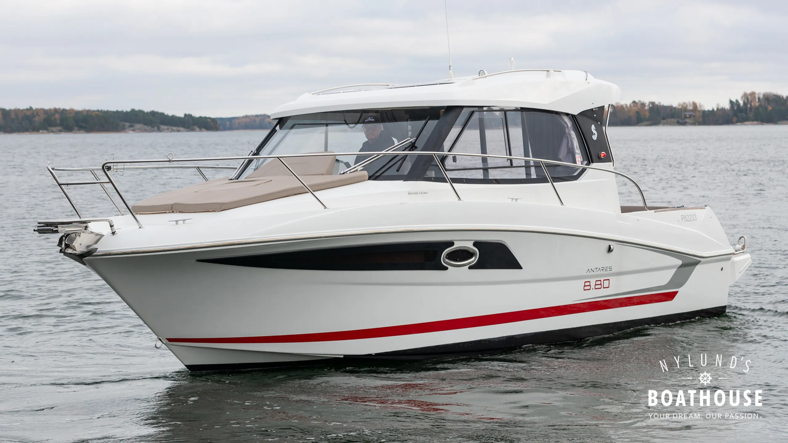 Beneteau Antares 8.80 OB - Image 7