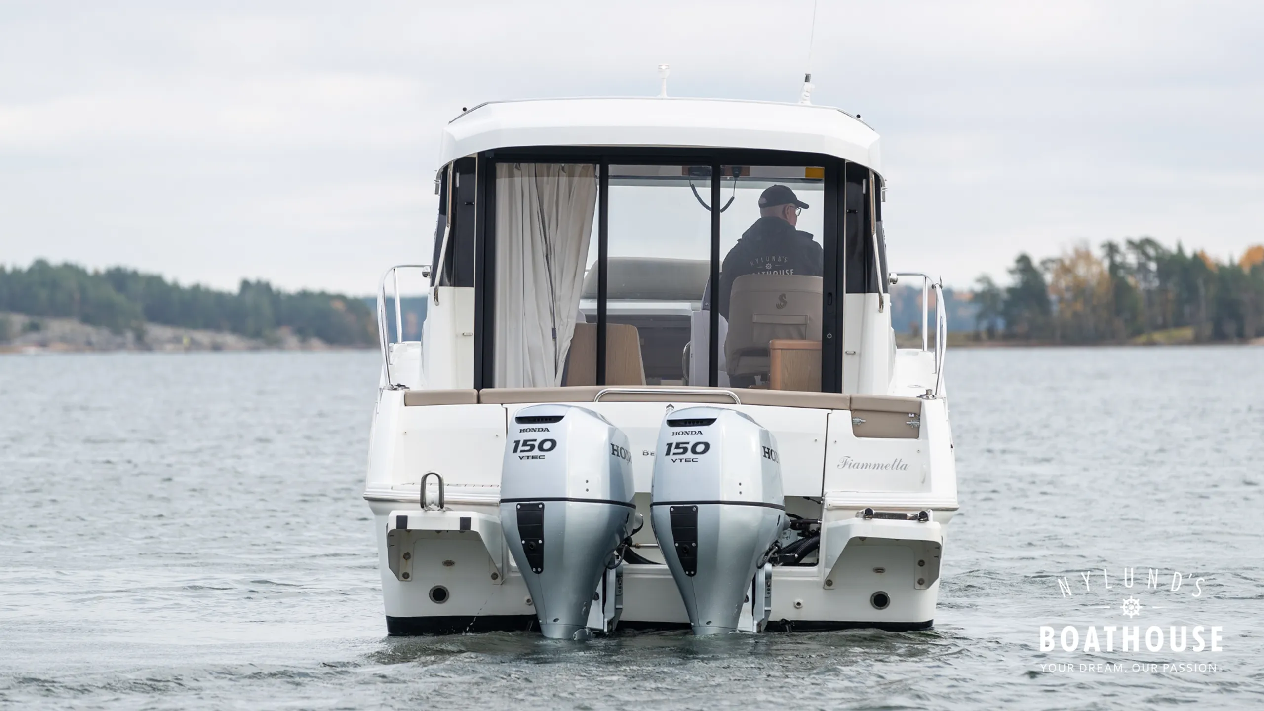 Beneteau Antares 8.80 OB - Image 20