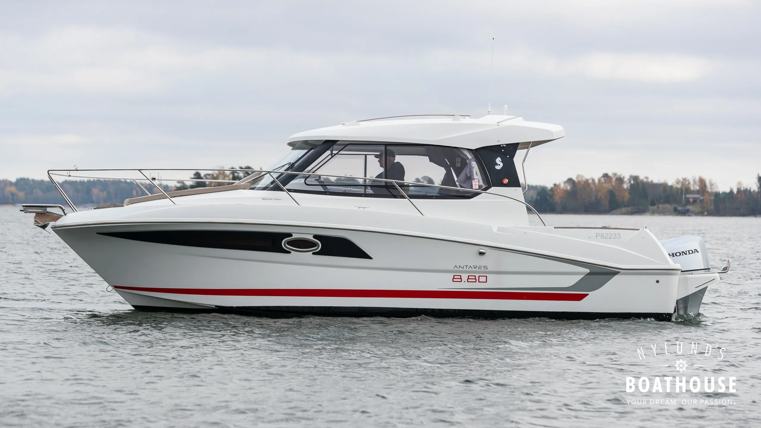 Beneteau Antares 8.80 OB - Image 27