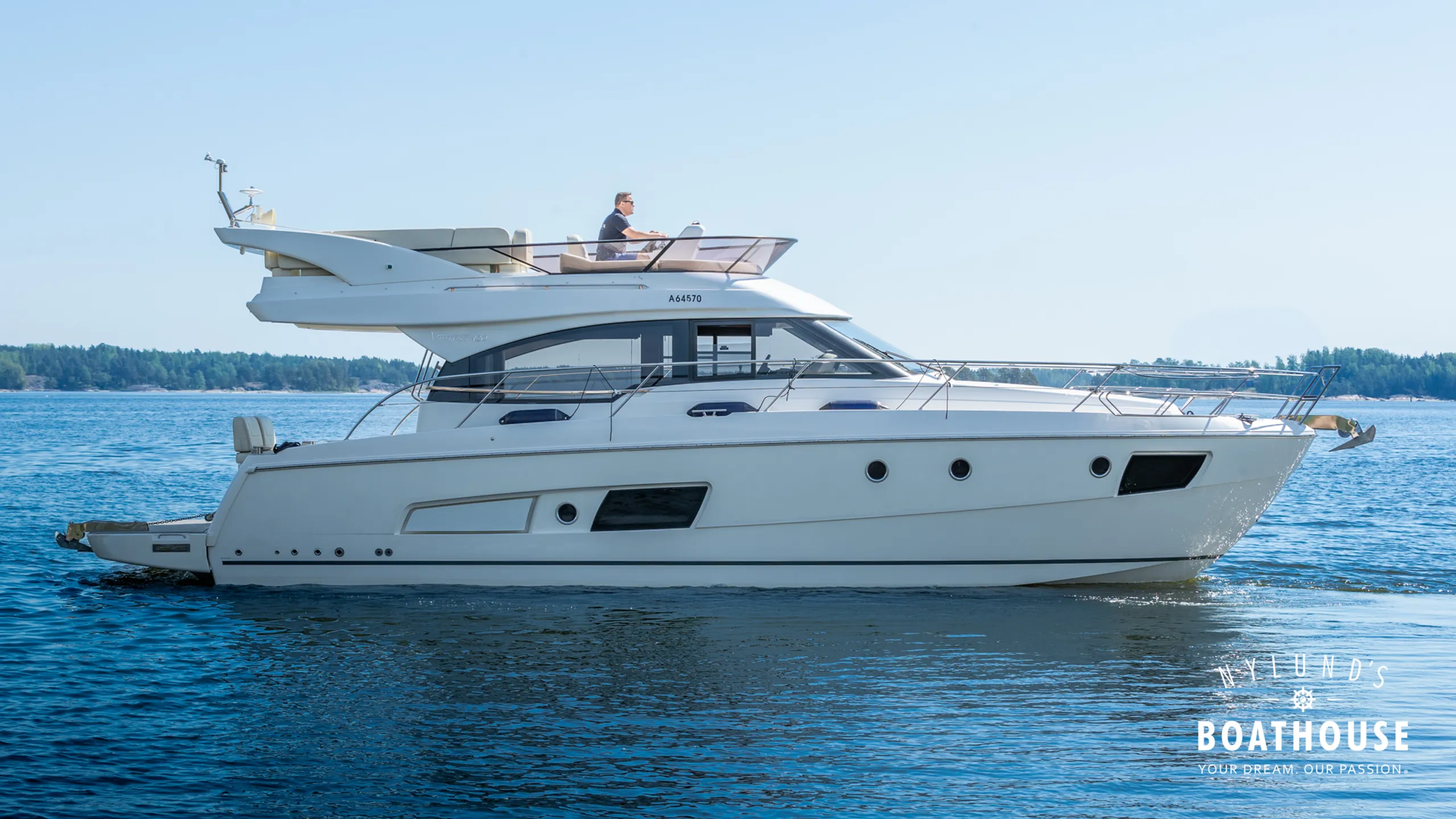 Bavaria Virtess 420 Fly - Image 2