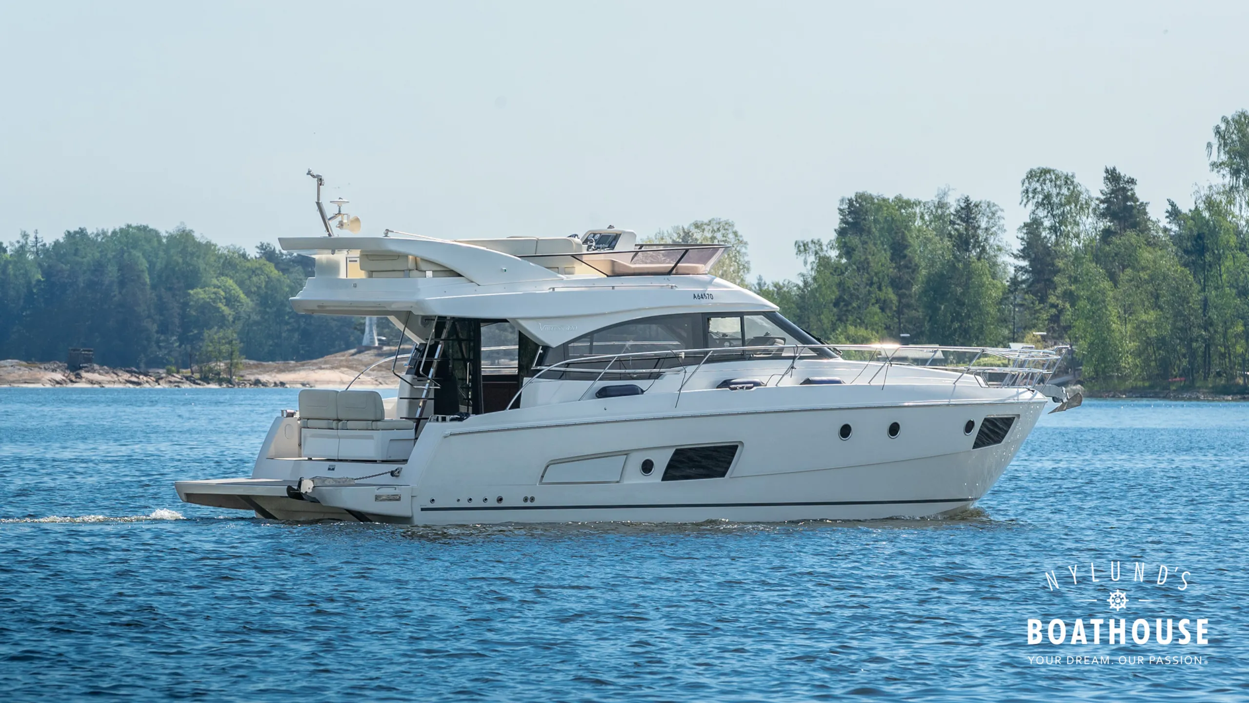 Bavaria Virtess 420 Fly - Image 16