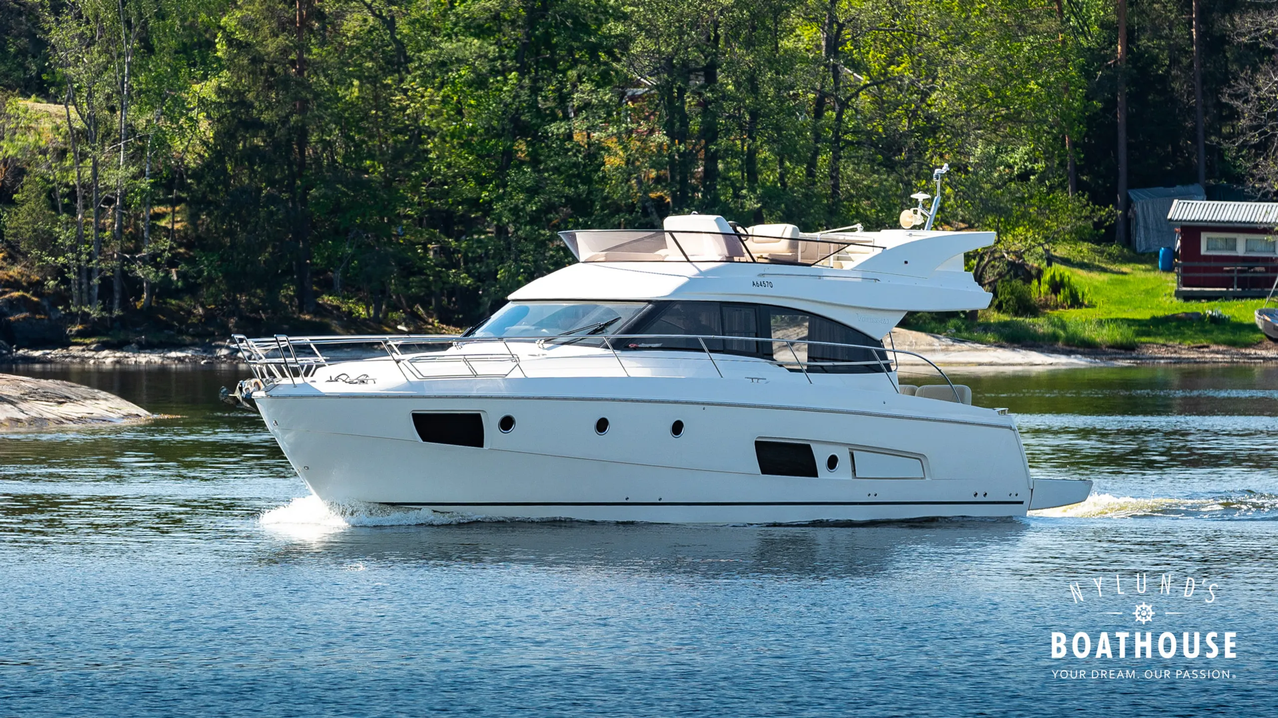 Bavaria Virtess 420 Fly - Image 1