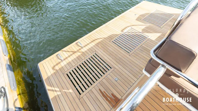 Delta 54 Carbon