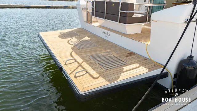 Delta 54 Carbon