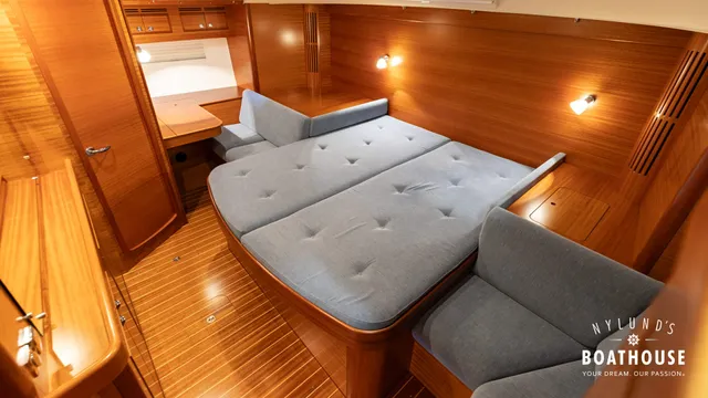 Hallberg-Rassy 57