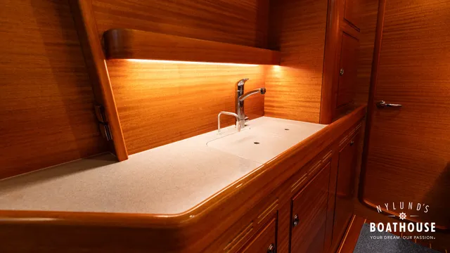 Hallberg-Rassy 57