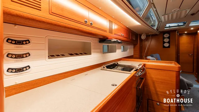 Hallberg-Rassy 57