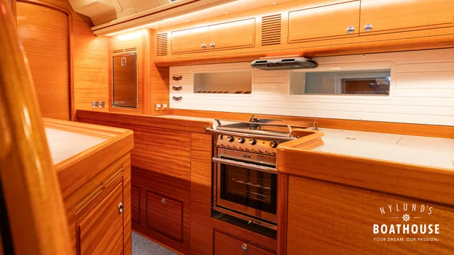 Hallberg-Rassy 57
