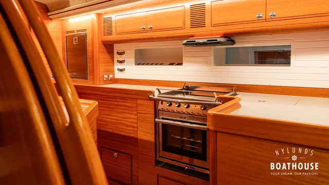 Hallberg-Rassy 57