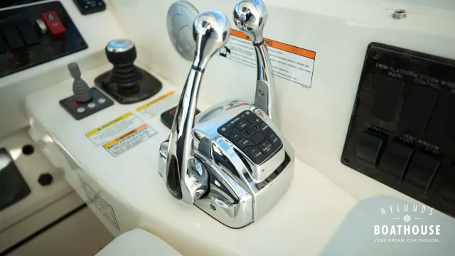 Sea Ray 450 Sundancer