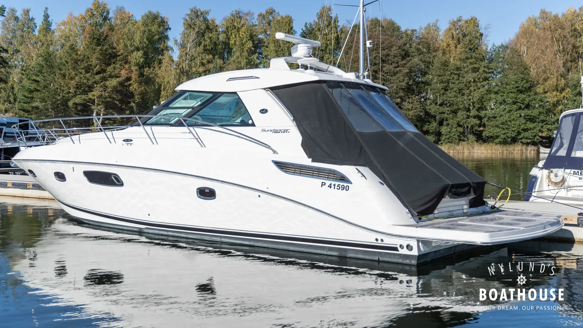 Sea Ray 450 Sundancer - Image 4