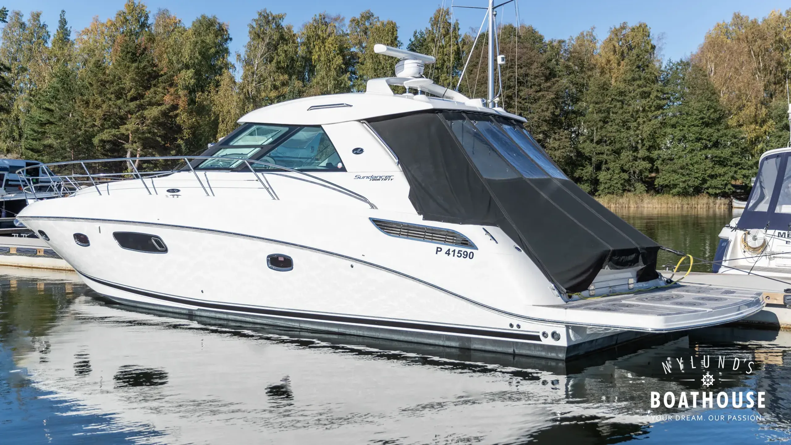 Sea Ray 450 Sundancer - Image 4