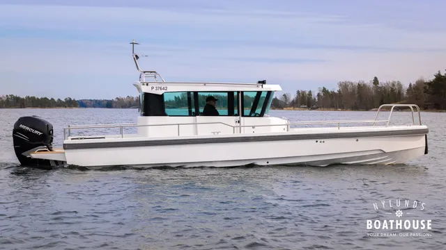 Axopar 28 Cabin
