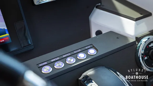 Axopar 28 Cabin