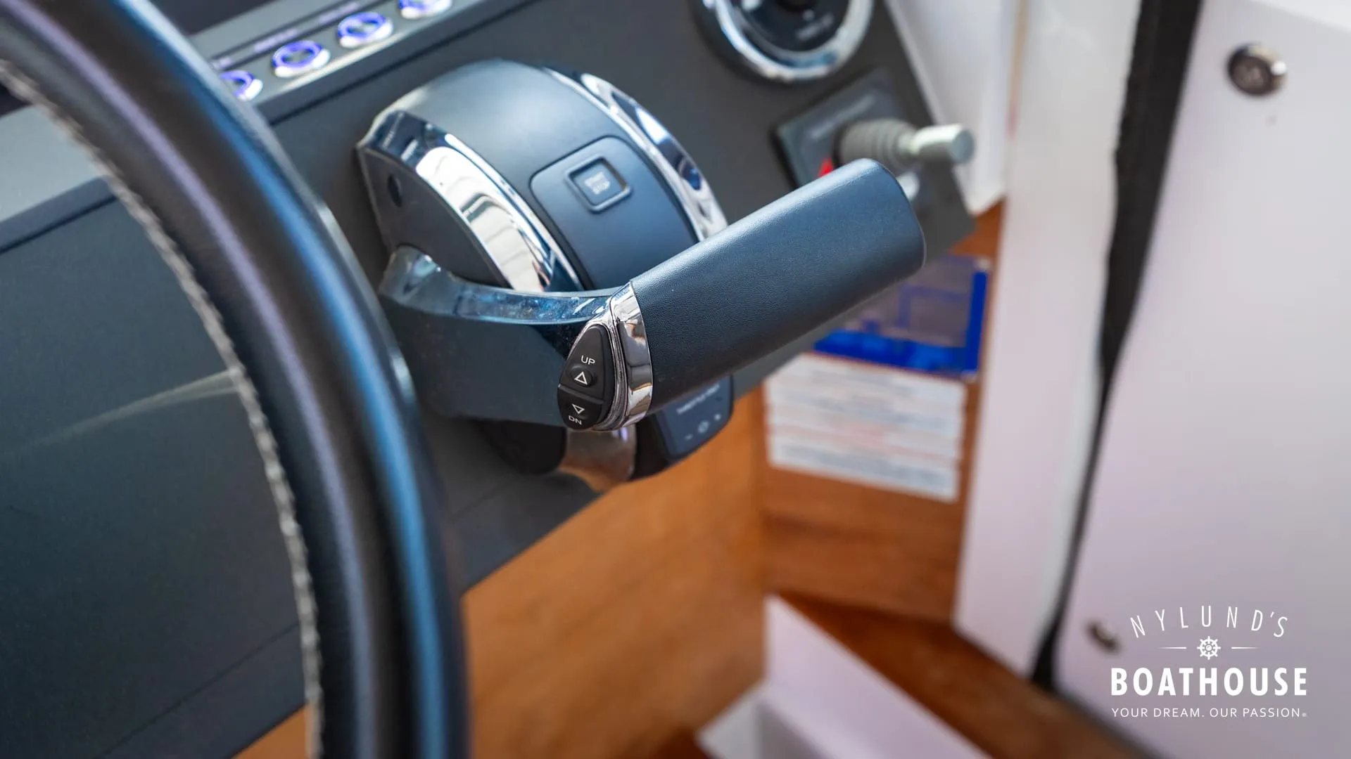 Axopar 28 Cabin - Image 16