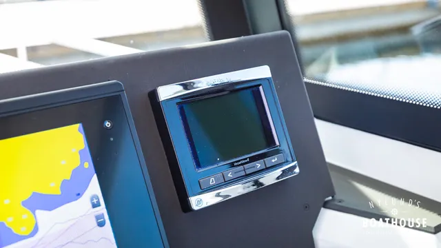 Axopar 28 Cabin