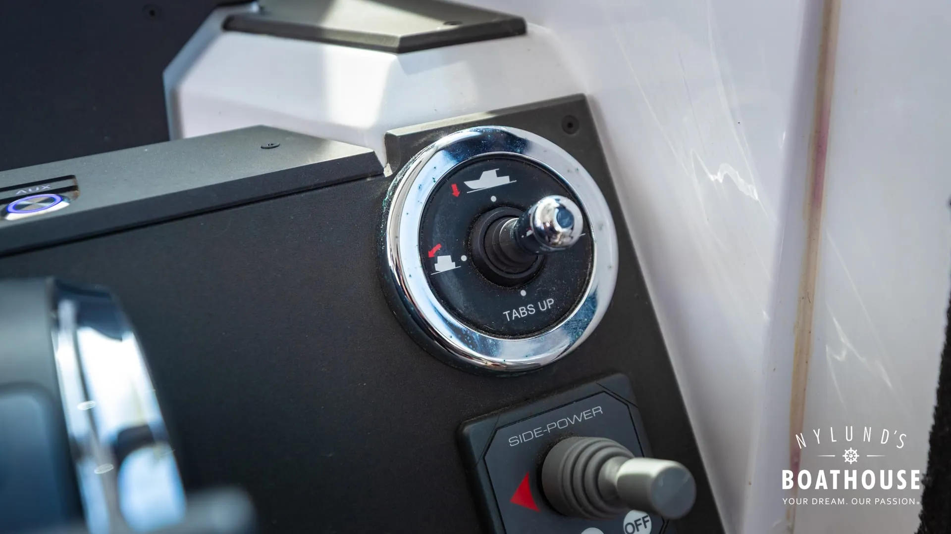 Axopar 28 Cabin - Image 22