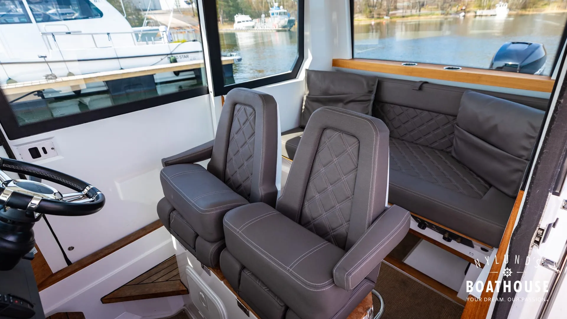 Axopar 28 Cabin - Image 24