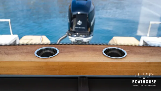 Axopar 28 Cabin