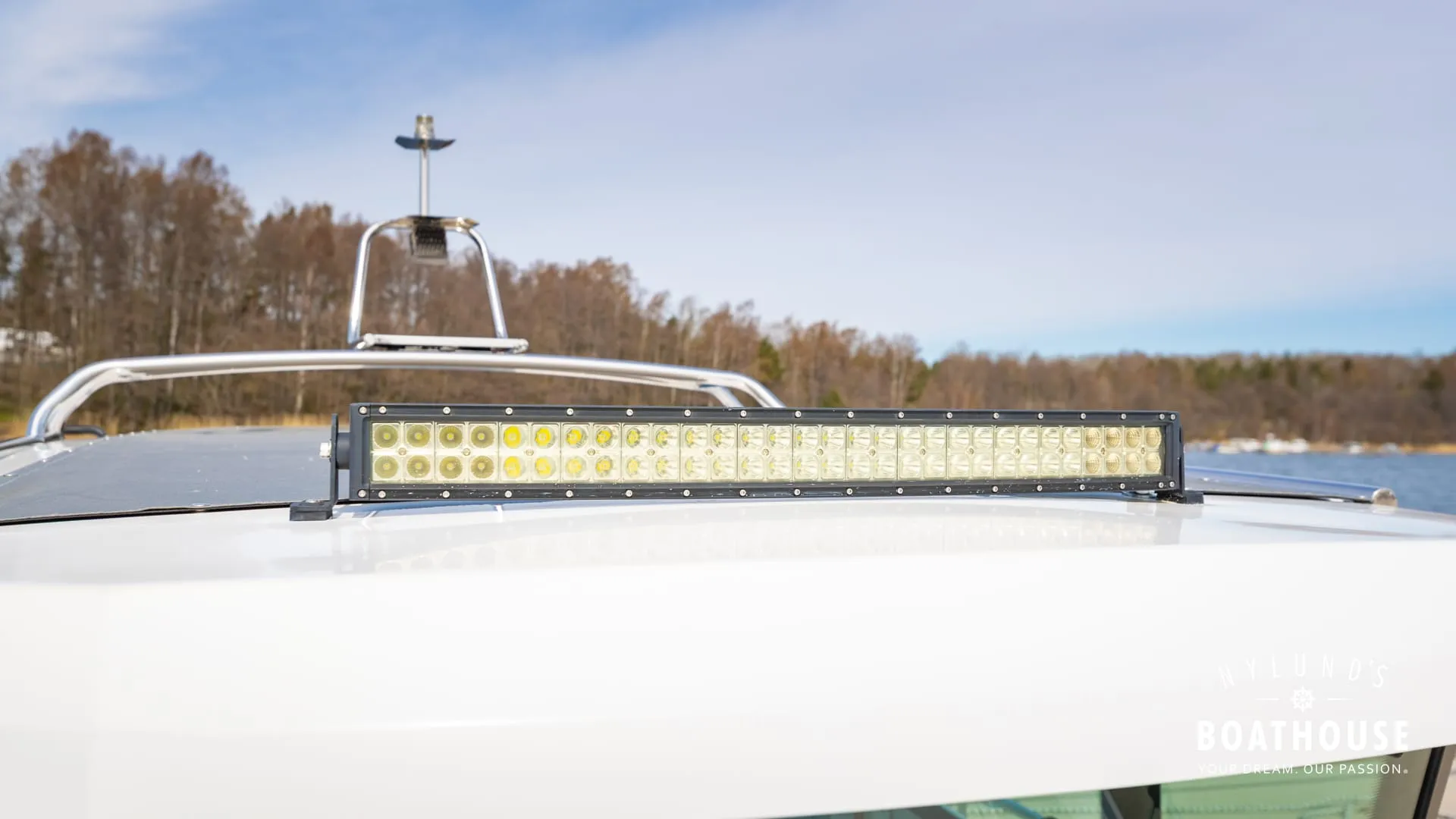 Axopar 28 Cabin - Image 7