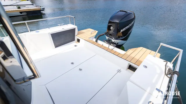 Axopar 28 Cabin