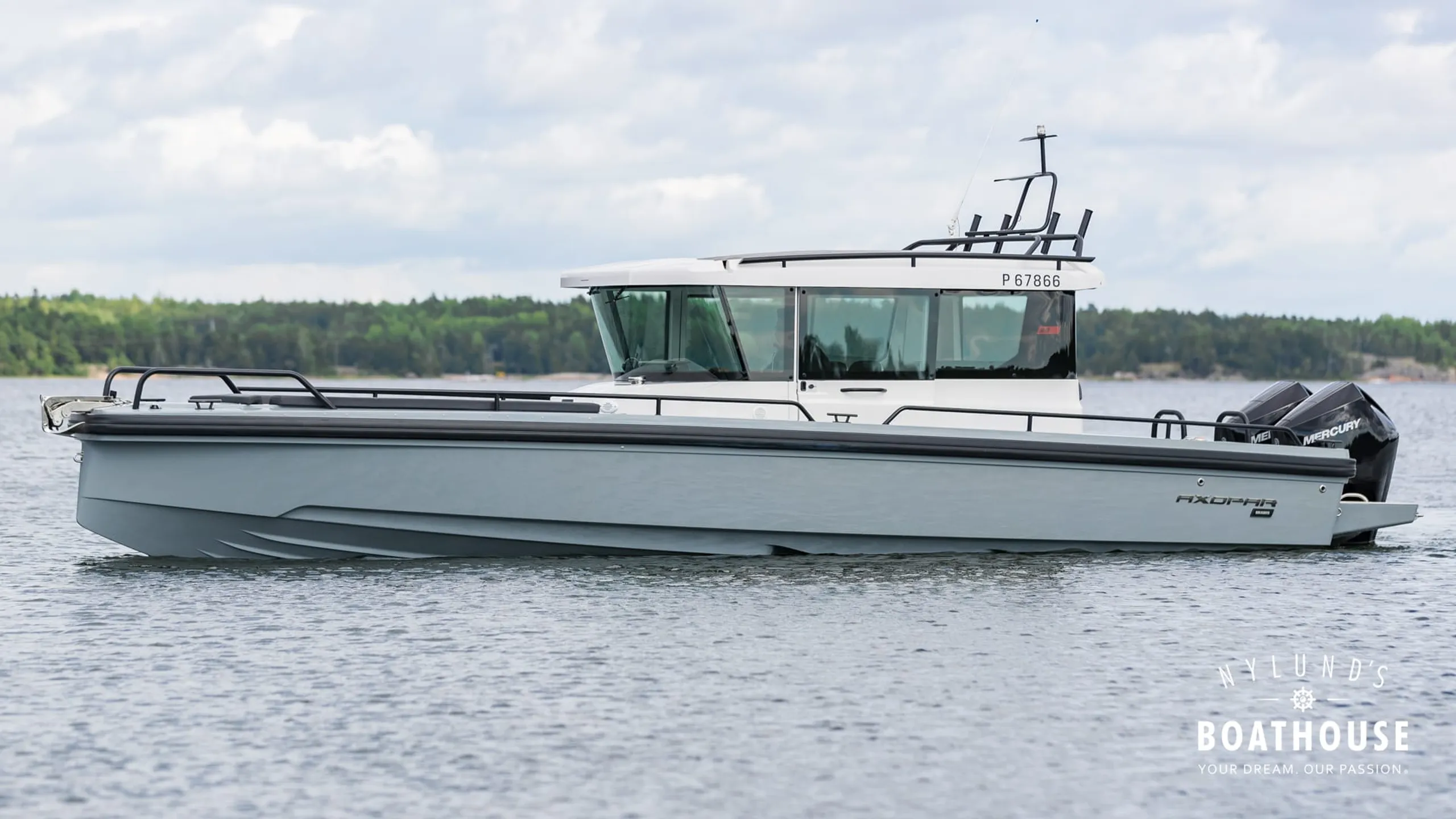 Axopar 28 Cabin - Brabus Line - Image 4
