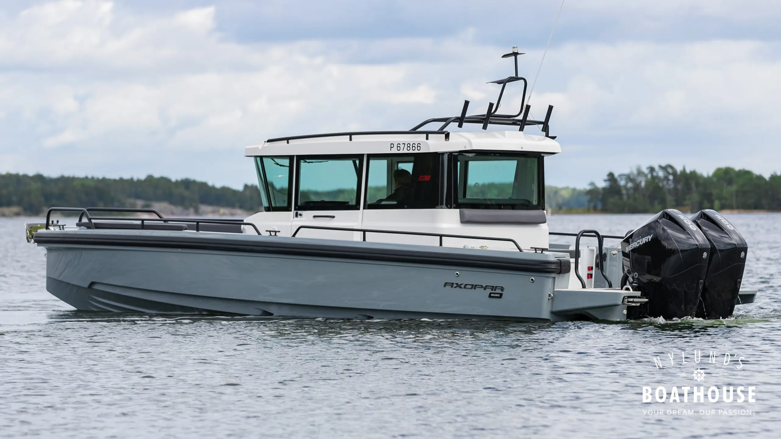 Axopar 28 Cabin - Brabus Line - Image 6