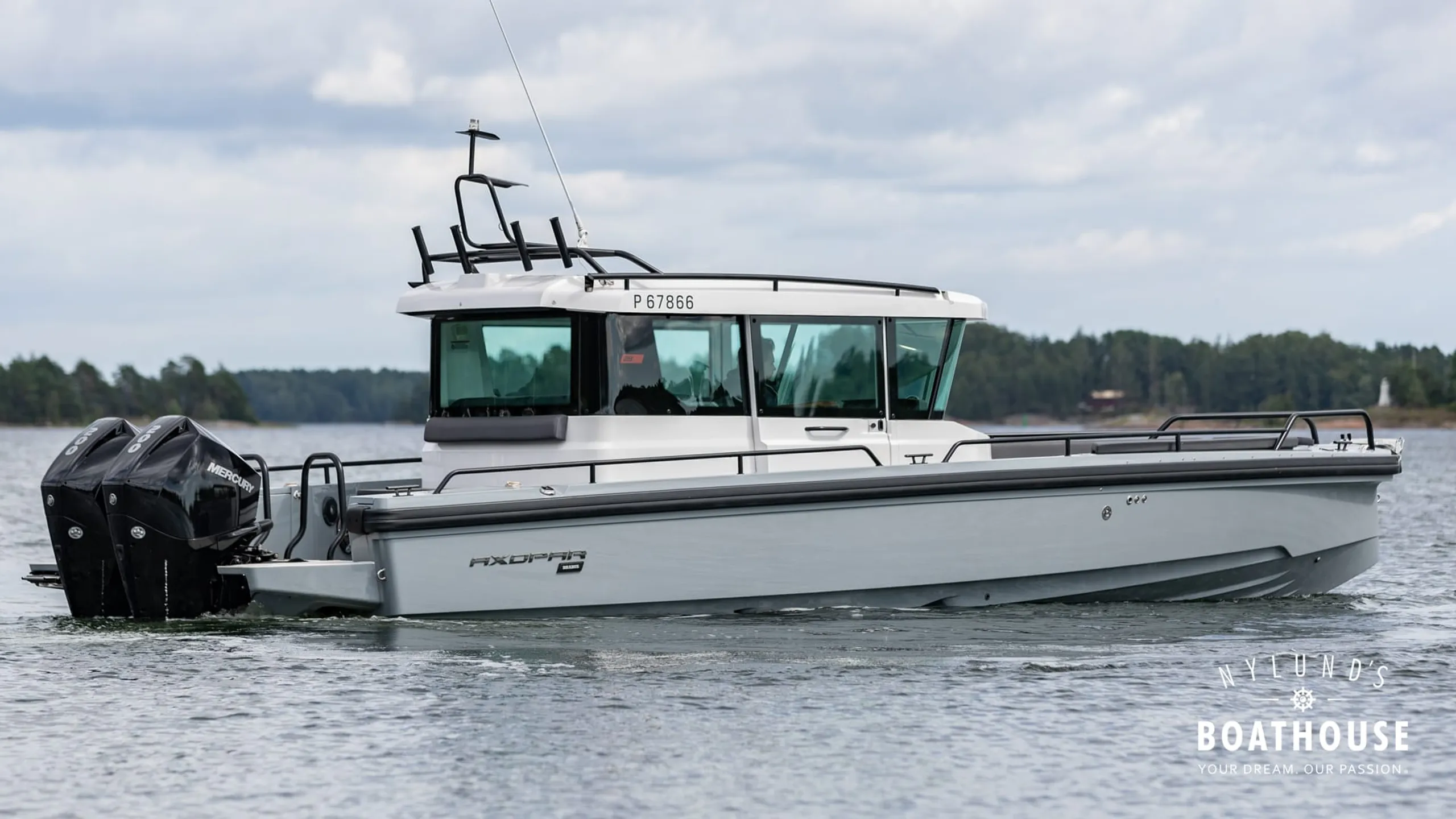 Axopar 28 Cabin - Brabus Line - Image 7