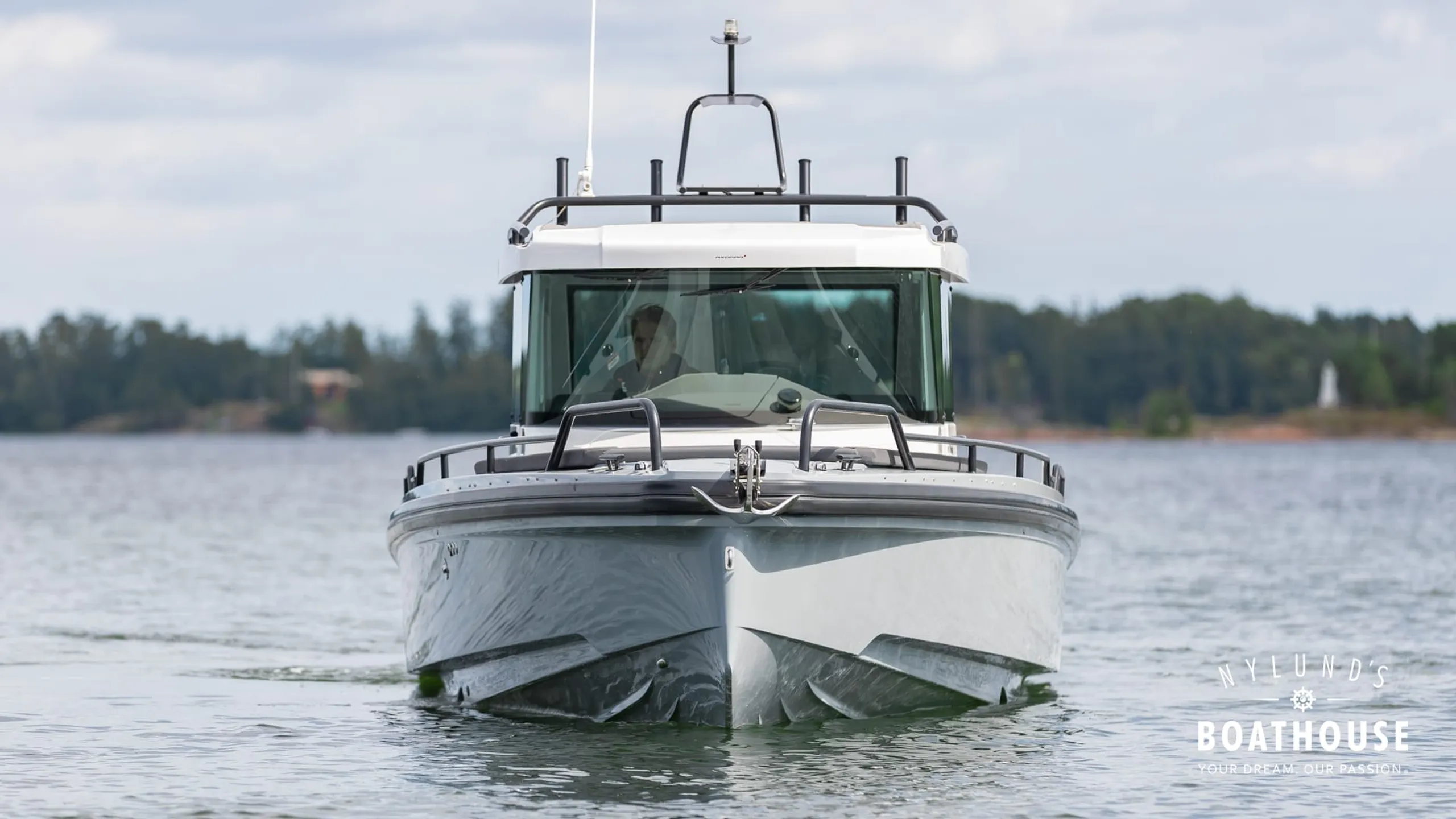 Axopar 28 Cabin - Brabus Line - Image 8