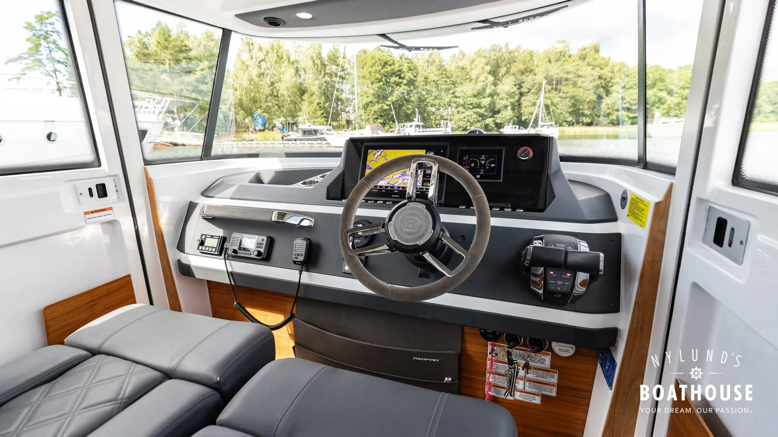 Axopar 28 Cabin - Brabus Line - Image 48