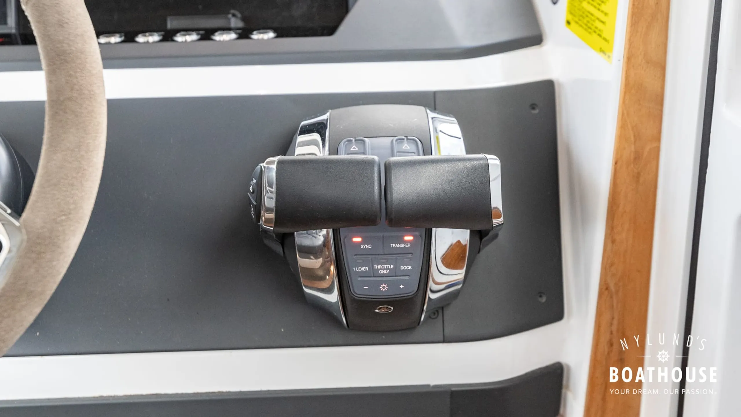Axopar 28 Cabin - Brabus Line - Image 47