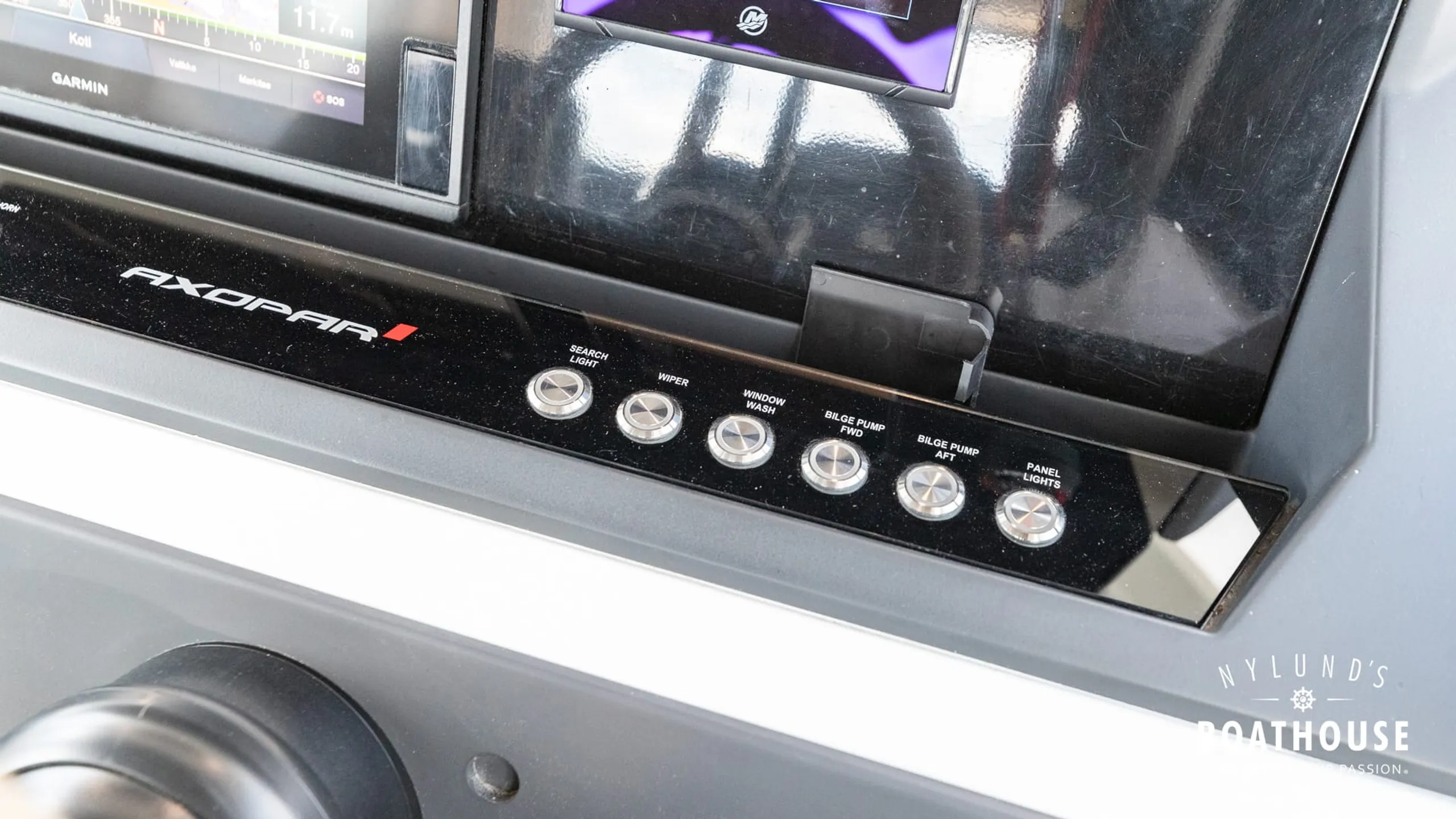 Axopar 28 Cabin - Brabus Line - Image 46