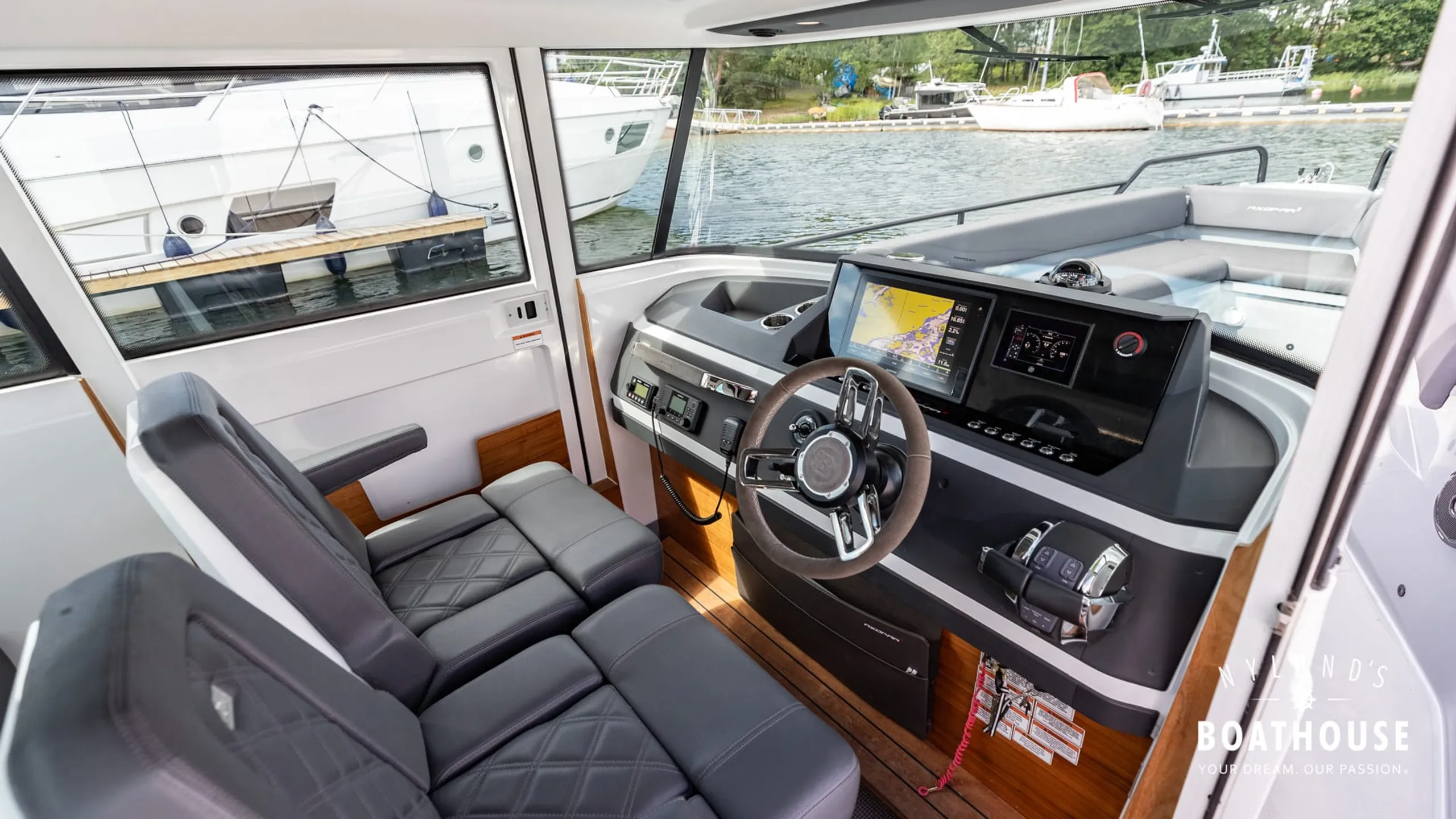 Axopar 28 Cabin - Brabus Line - Image 43