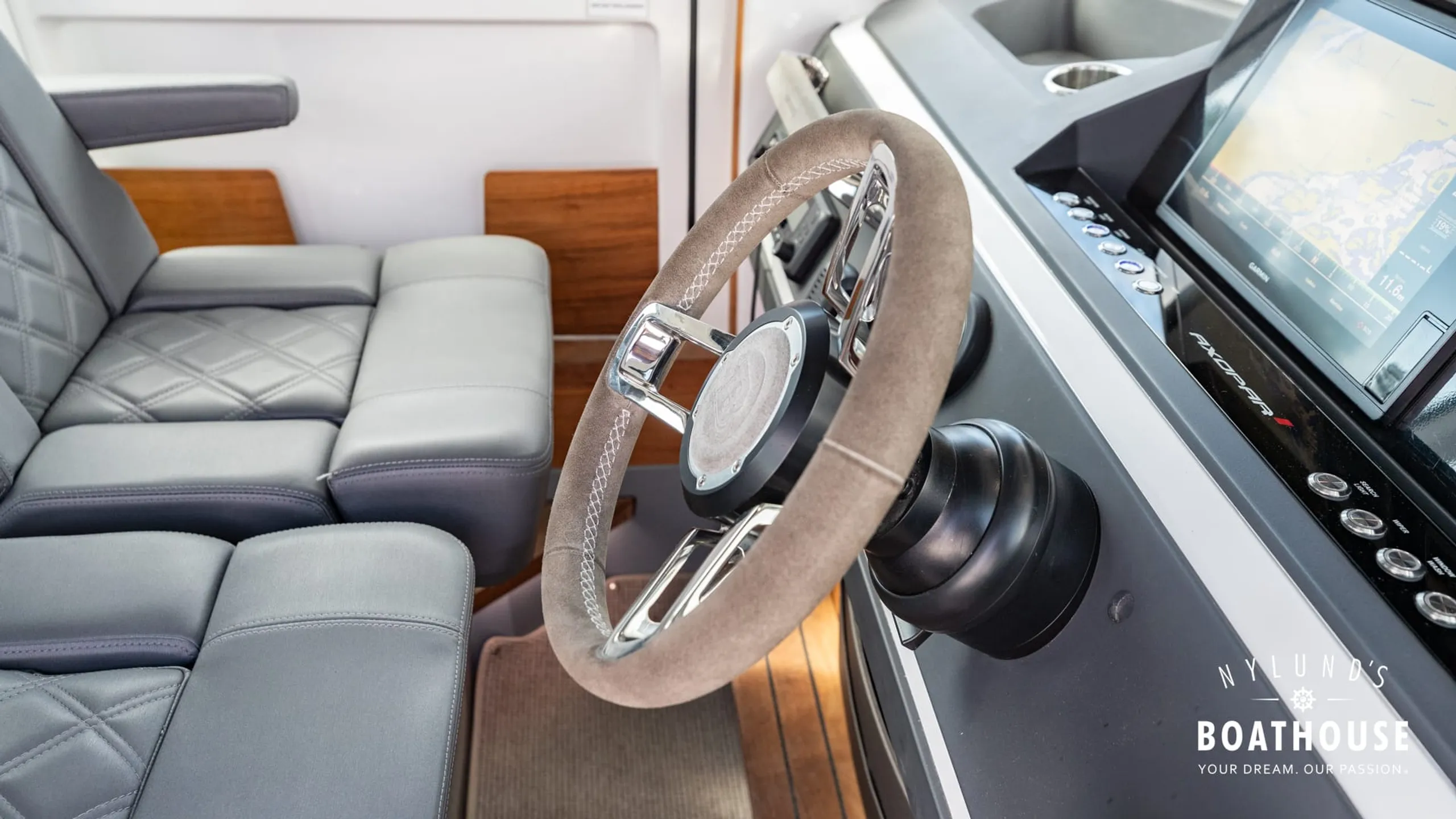 Axopar 28 Cabin - Brabus Line - Image 41