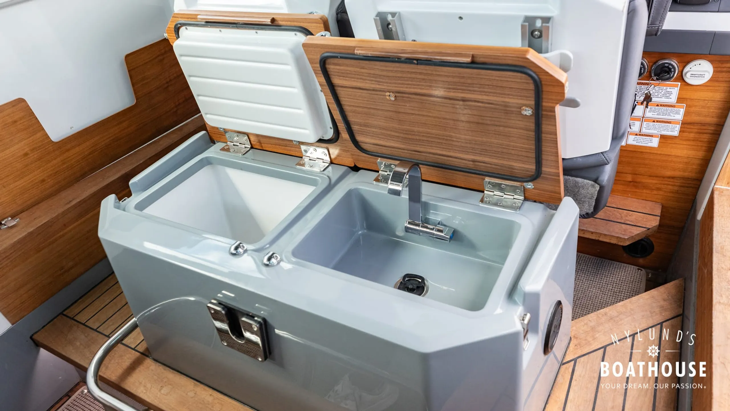 Axopar 28 Cabin - Brabus Line - Image 40