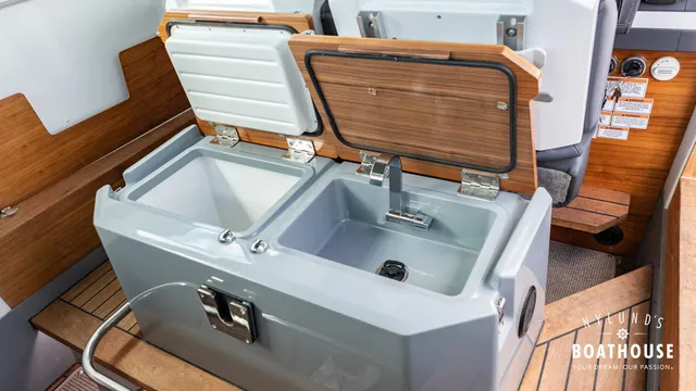 Axopar 28 Cabin - Brabus Line