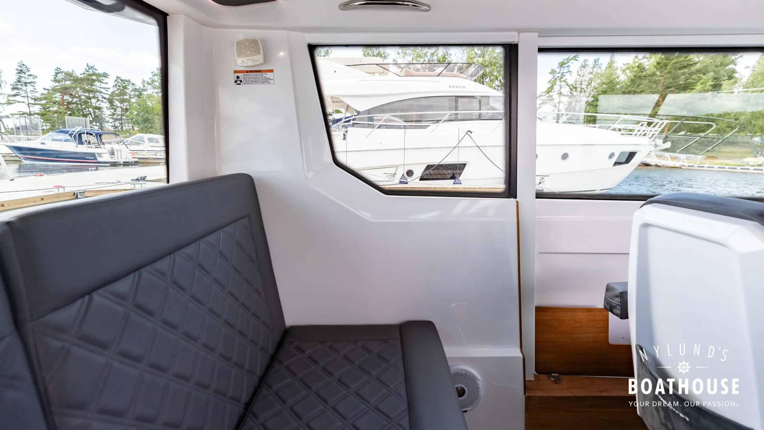 Axopar 28 Cabin - Brabus Line - Image 39