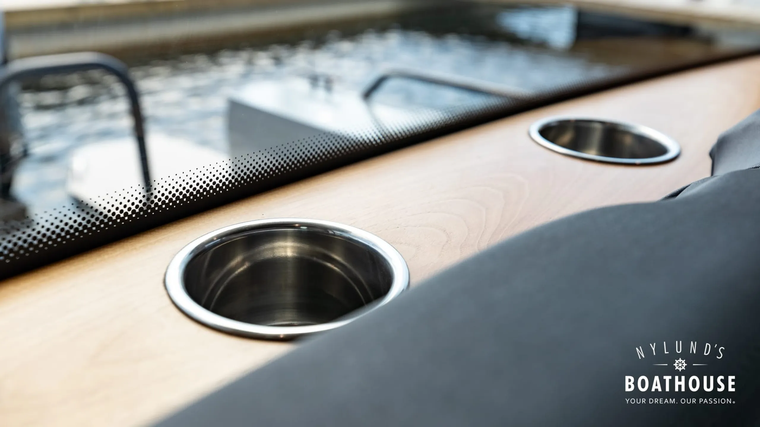 Axopar 28 Cabin - Brabus Line - Image 35