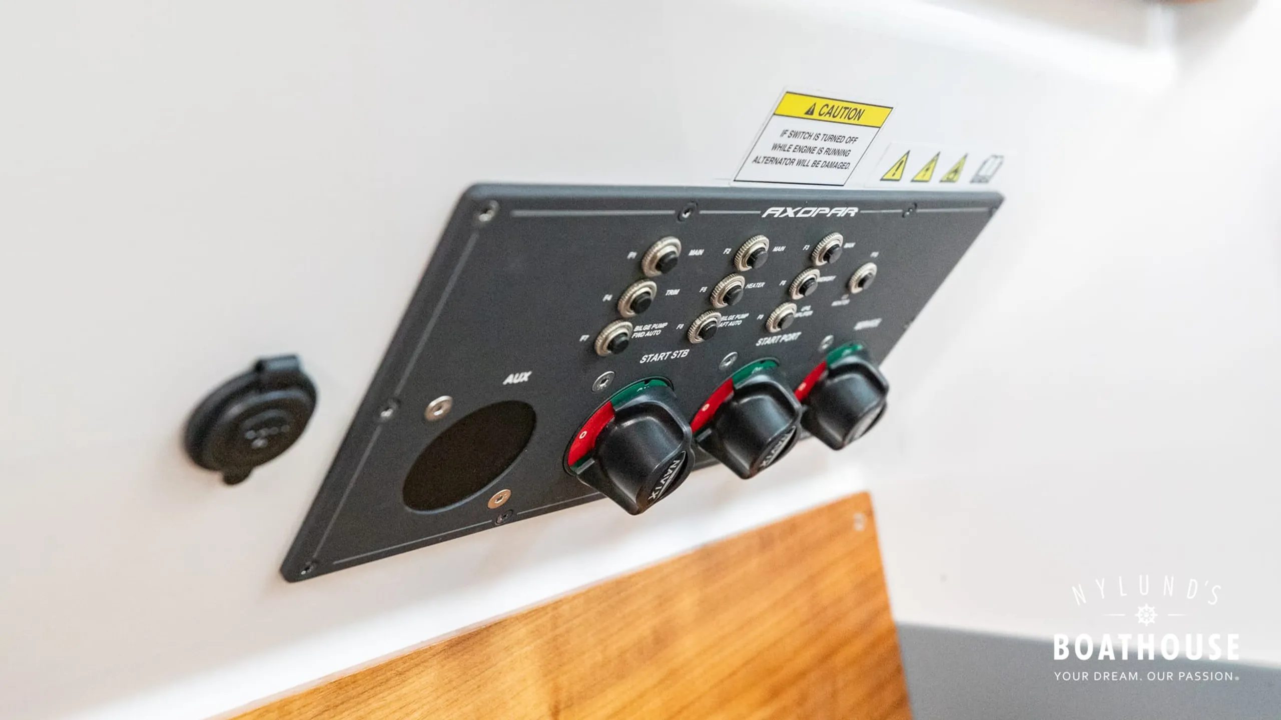 Axopar 28 Cabin - Brabus Line - Image 28